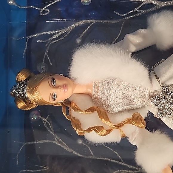 Winter Fantasy 1st in Series 2003 Special Edition Holiday Barbie - Picture 3 of 7